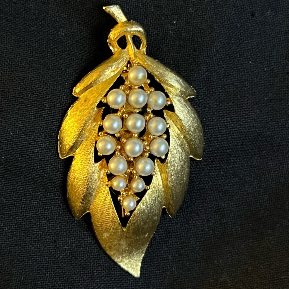 Vintage JJ Brooch